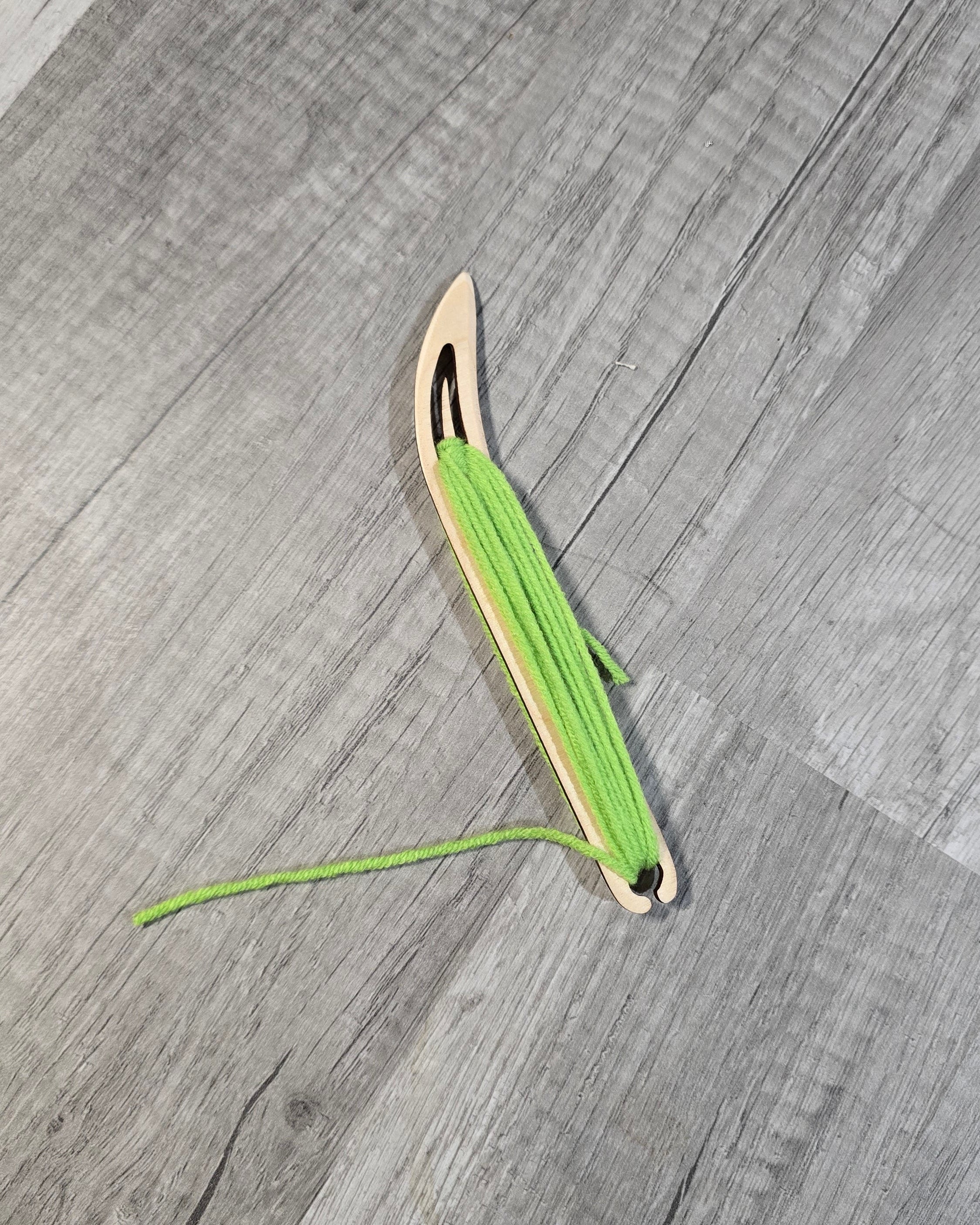 Bent Tip Band Weaving Shuttle