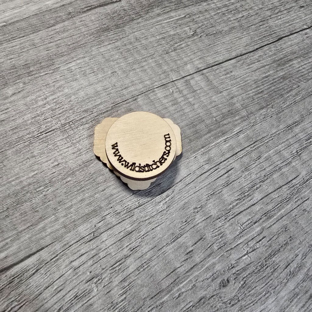 Needle Minder