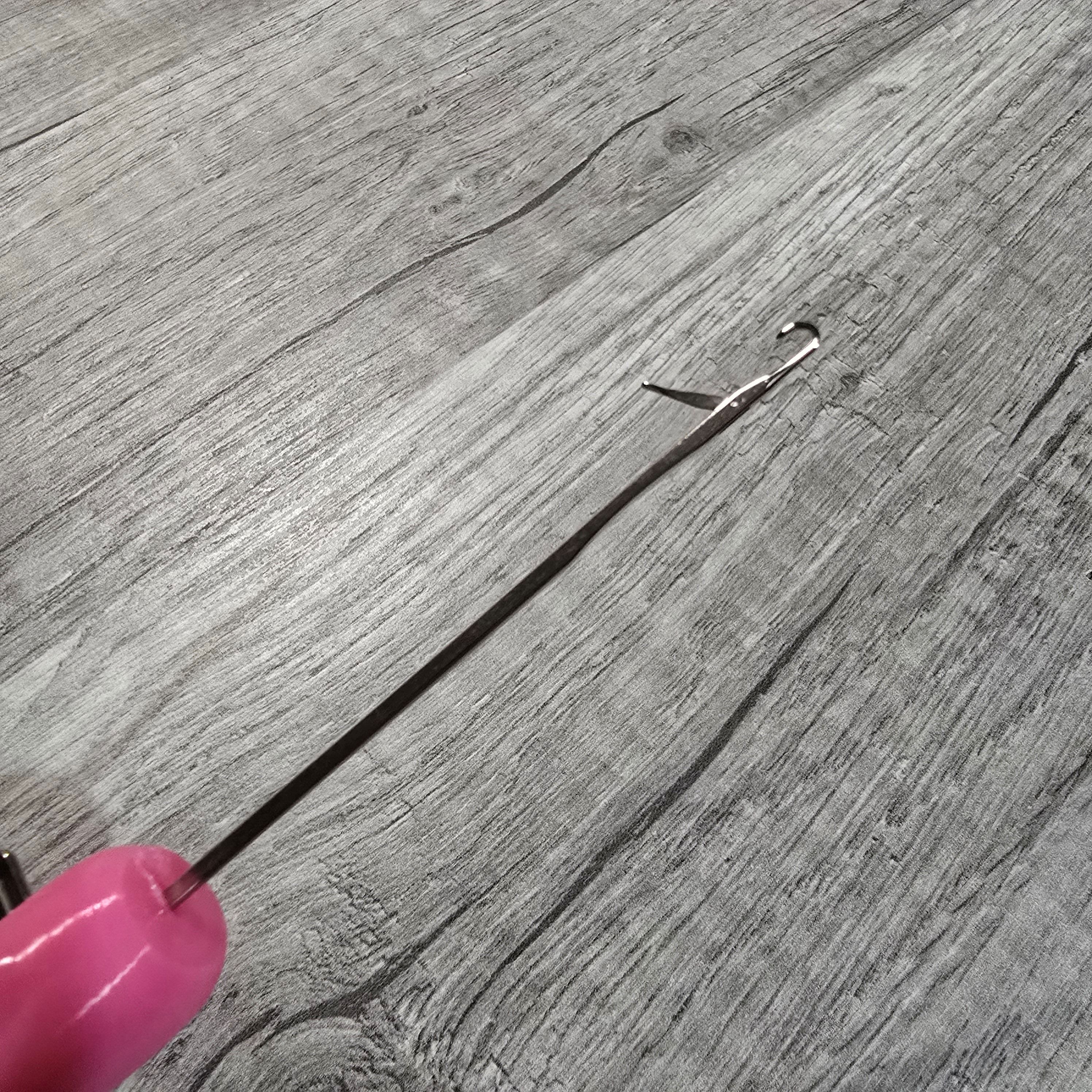 Stitch Fix Tool | Latch Hook Tool for Repairing Dropped Stitches in Knitting & Crochet