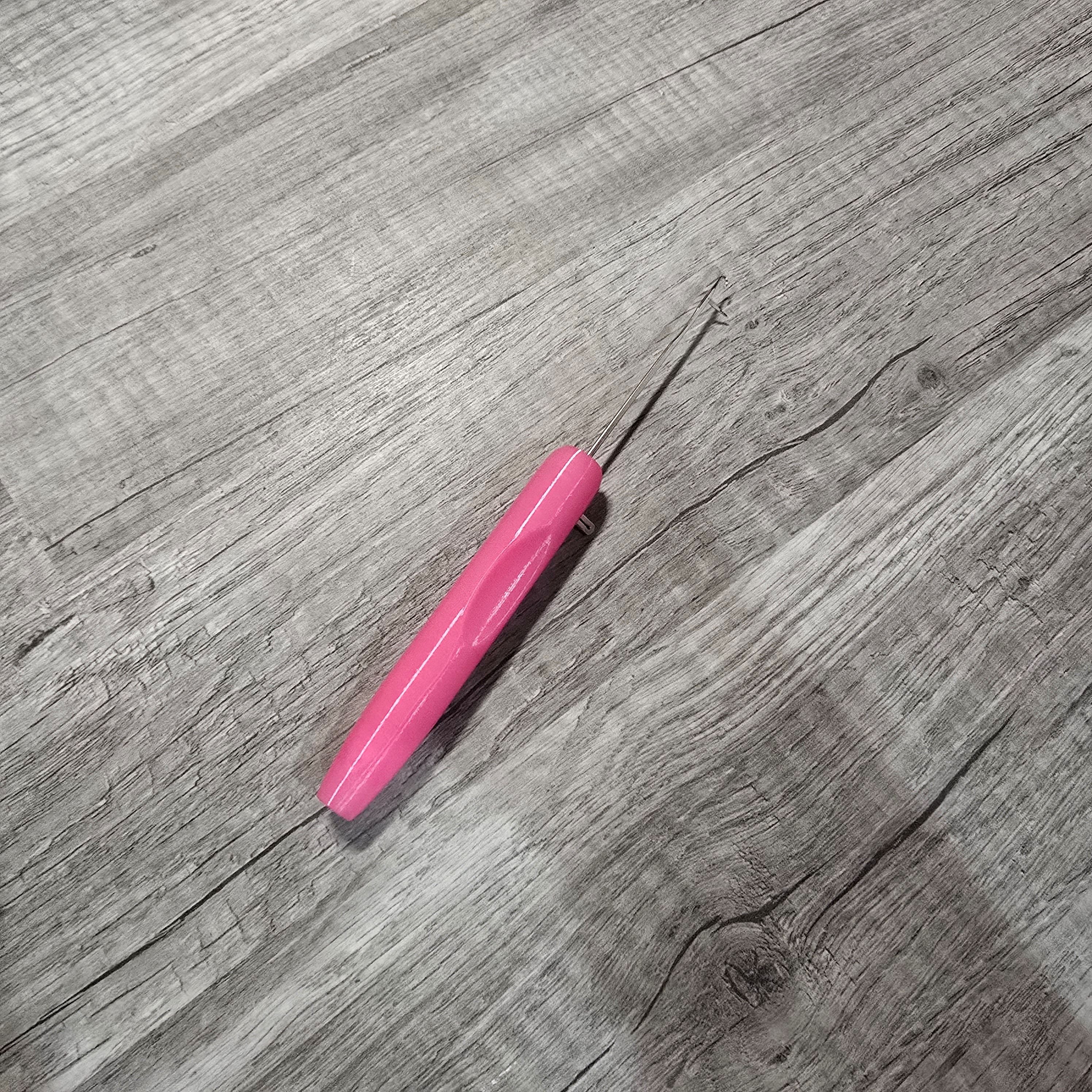 Stitch Fix Tool | Latch Hook Tool for Repairing Dropped Stitches in Knitting & Crochet